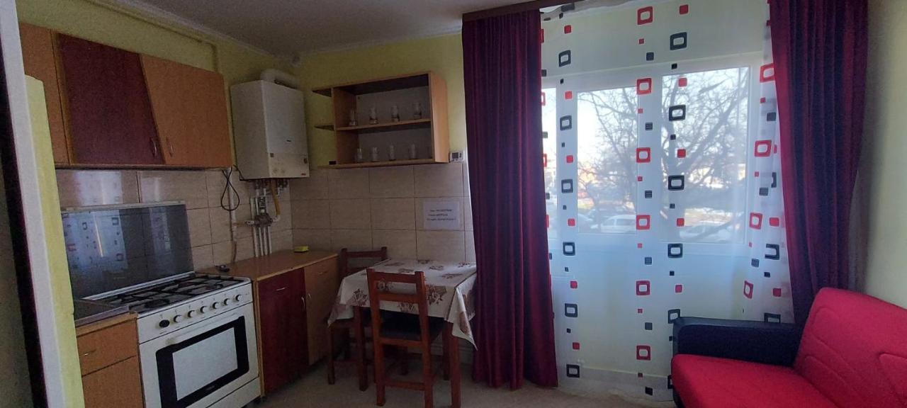 サトゥ・マーレFlora Apartamentアパートメント エクステリア 写真