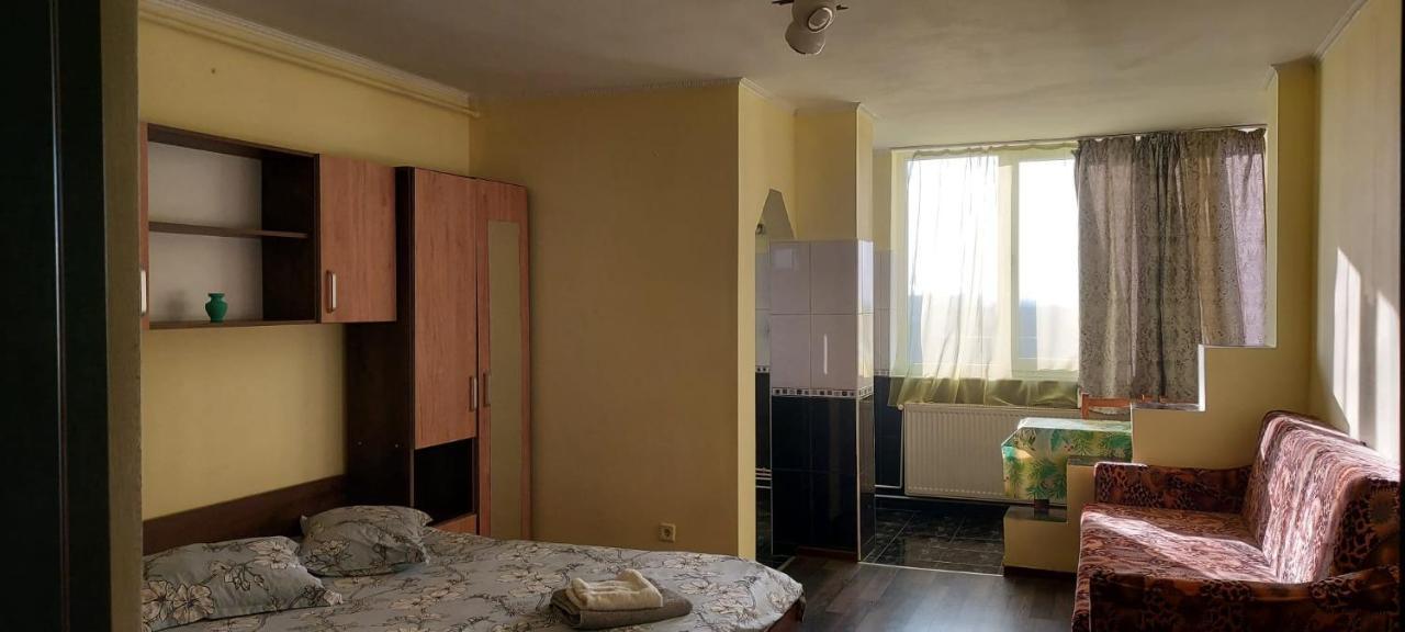 サトゥ・マーレFlora Apartamentアパートメント エクステリア 写真